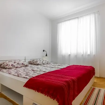 Saten Near The Апартаменты *